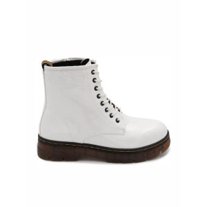 Γυναικεία μποτάκια λουστρίνι Adam's Shoes 829-21504 White Patent